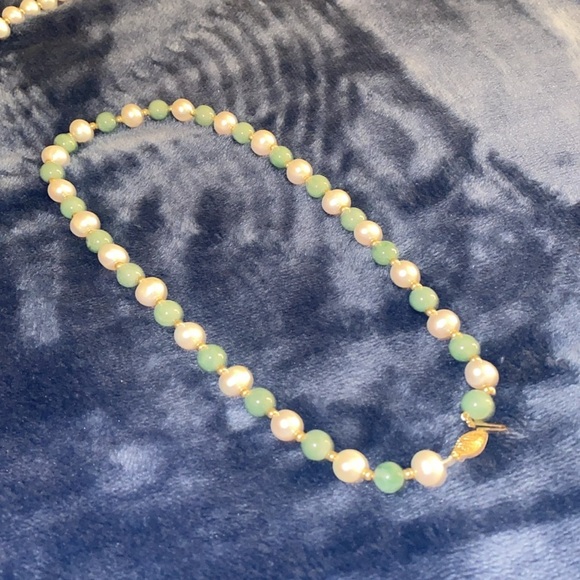 Pearl Necklace with 14K Gold Elegant and Class in one - Picture 13 of 17